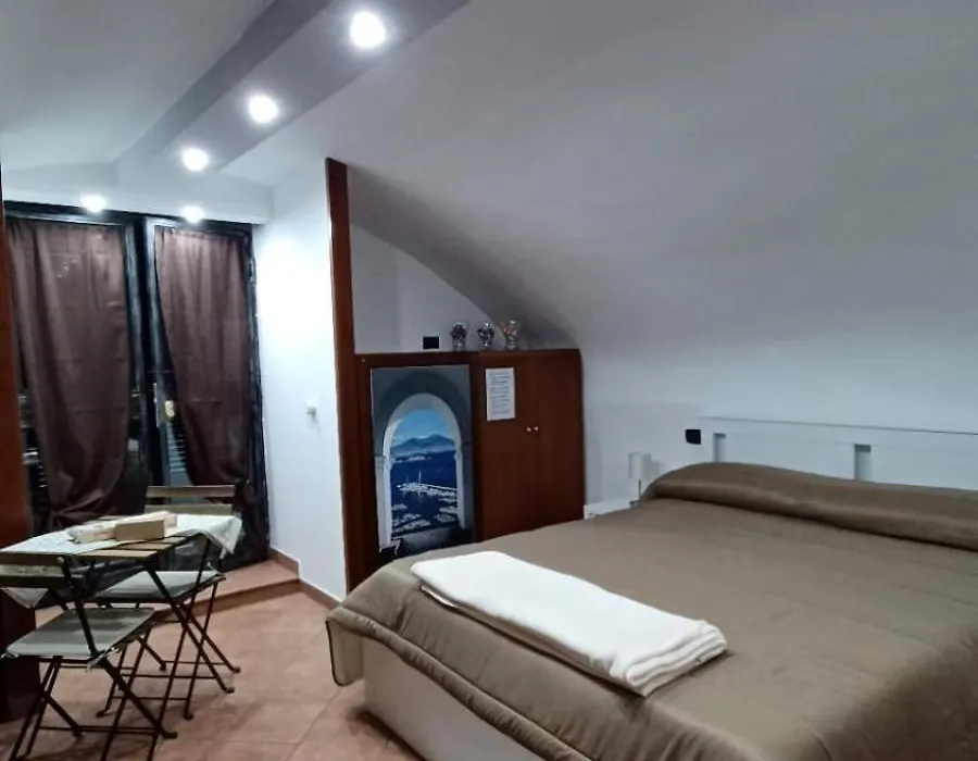 Home in love: balconcino spaccanapoli-1